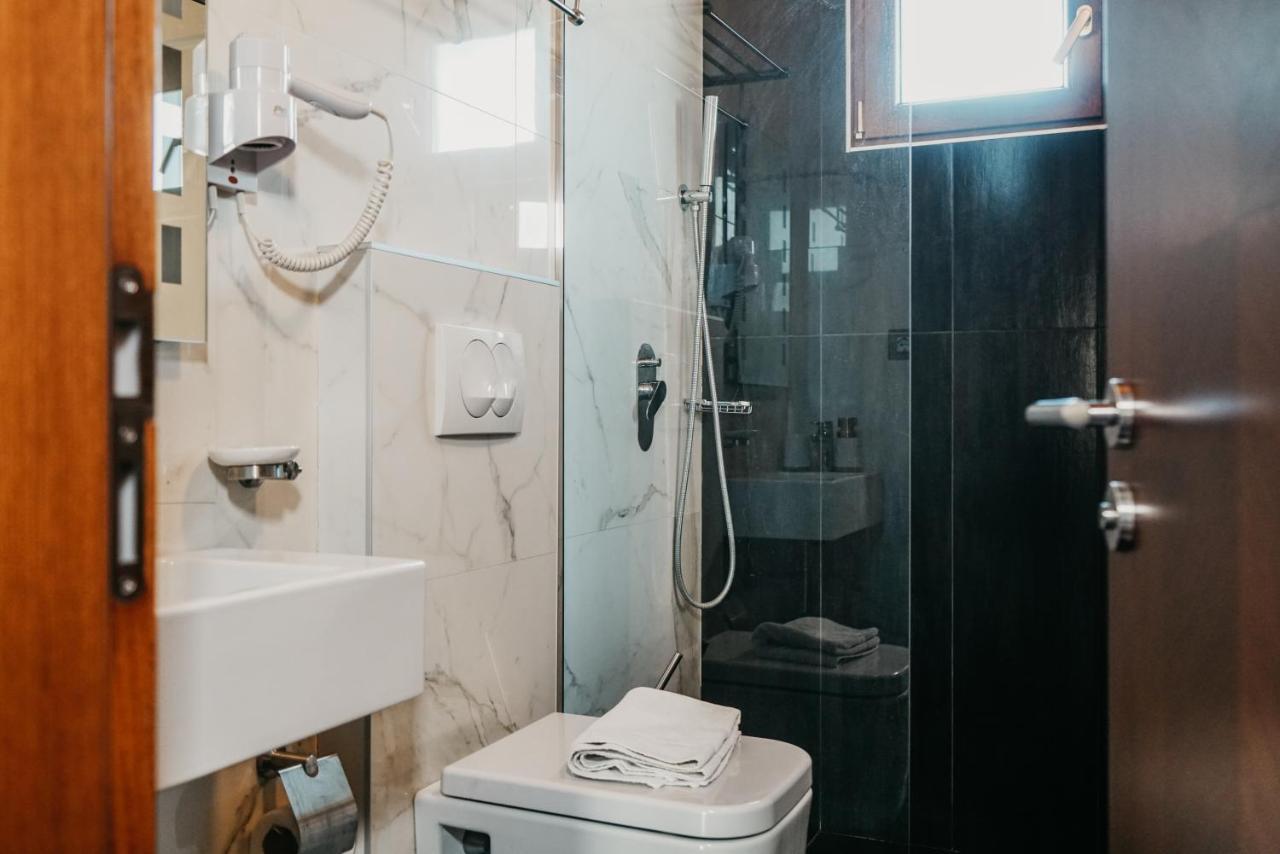 Center Hotel Gjirokaster Ngoại thất bức ảnh