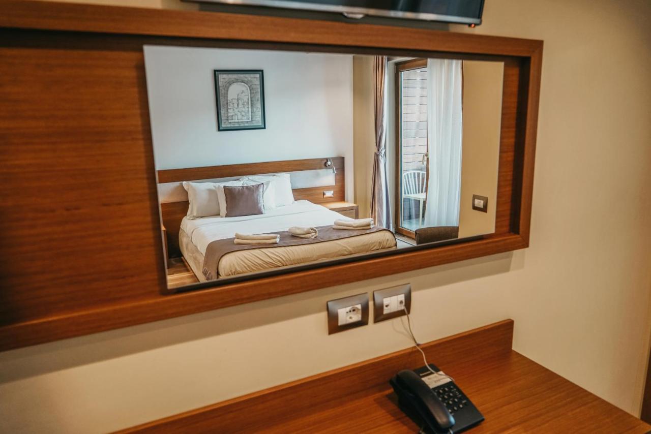 Center Hotel Gjirokaster Ngoại thất bức ảnh