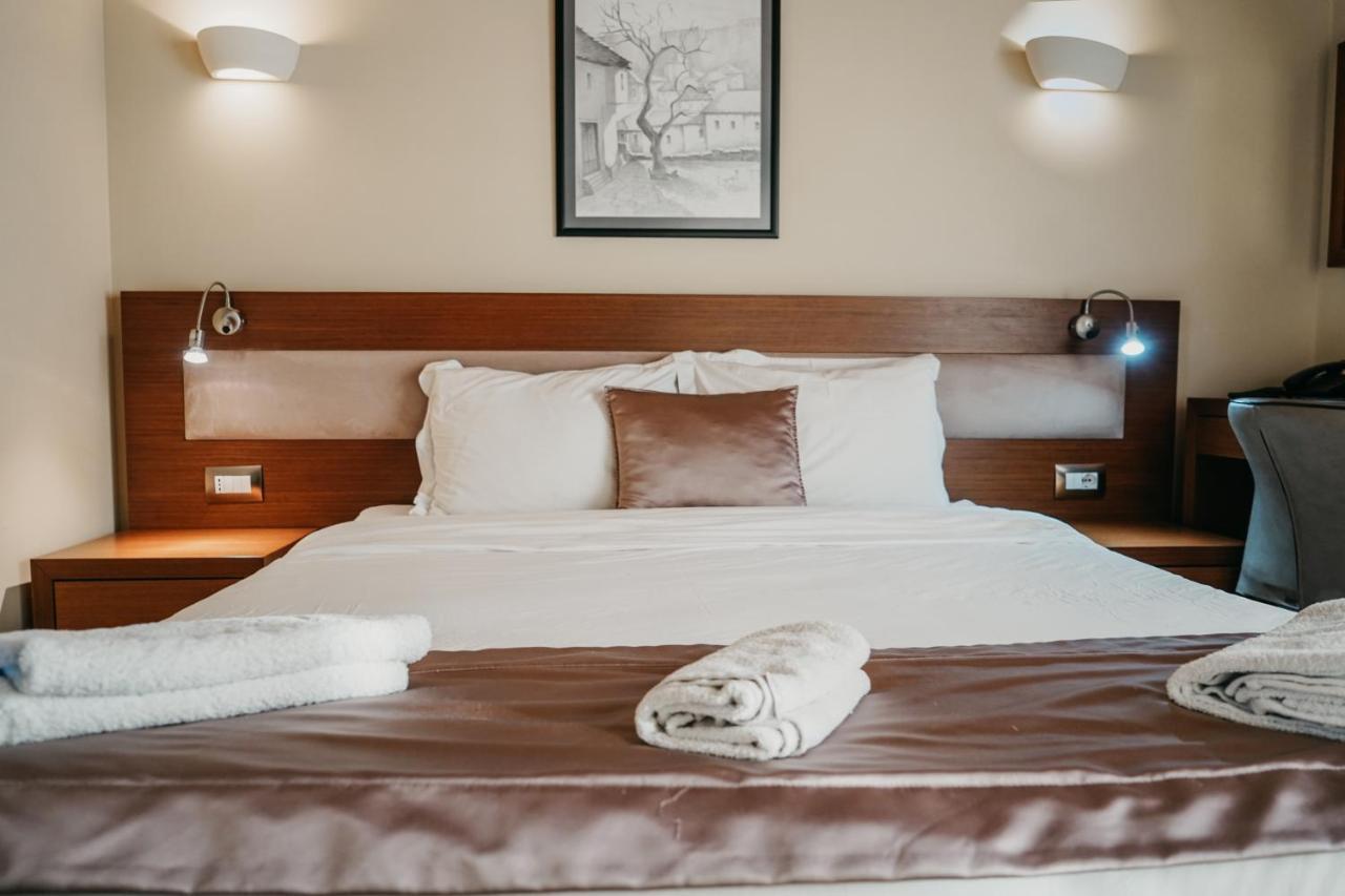 Center Hotel Gjirokaster Ngoại thất bức ảnh