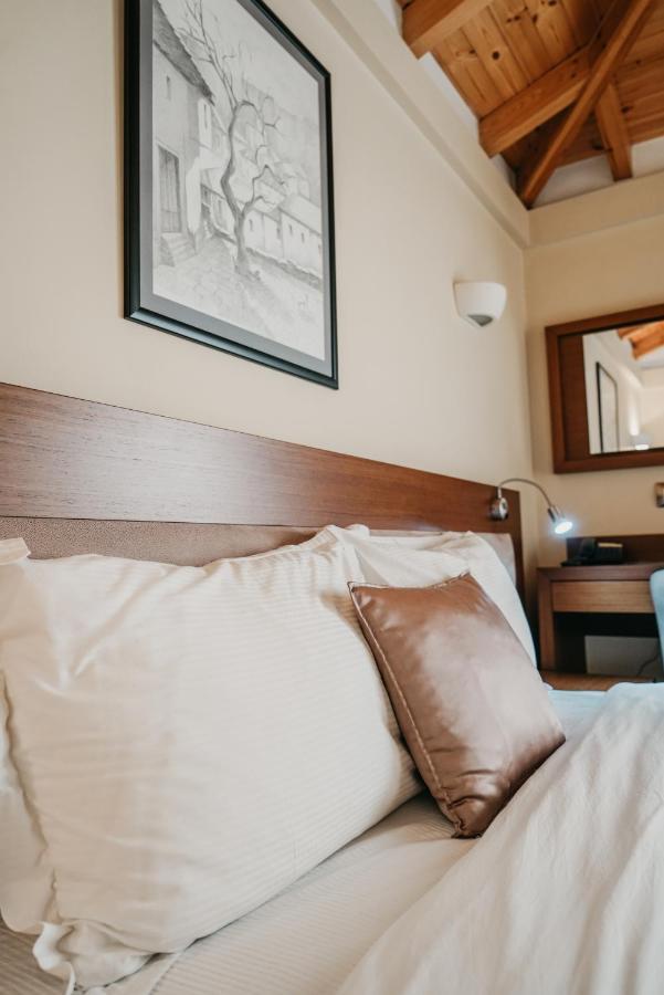 Center Hotel Gjirokaster Ngoại thất bức ảnh
