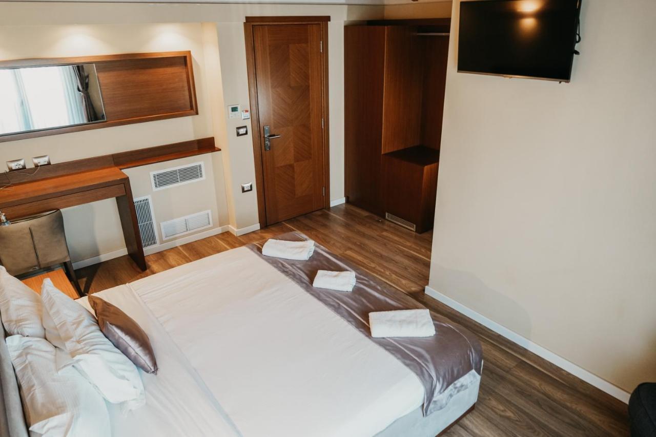 Center Hotel Gjirokaster Ngoại thất bức ảnh