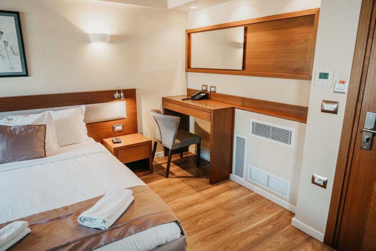 Center Hotel Gjirokaster Ngoại thất bức ảnh