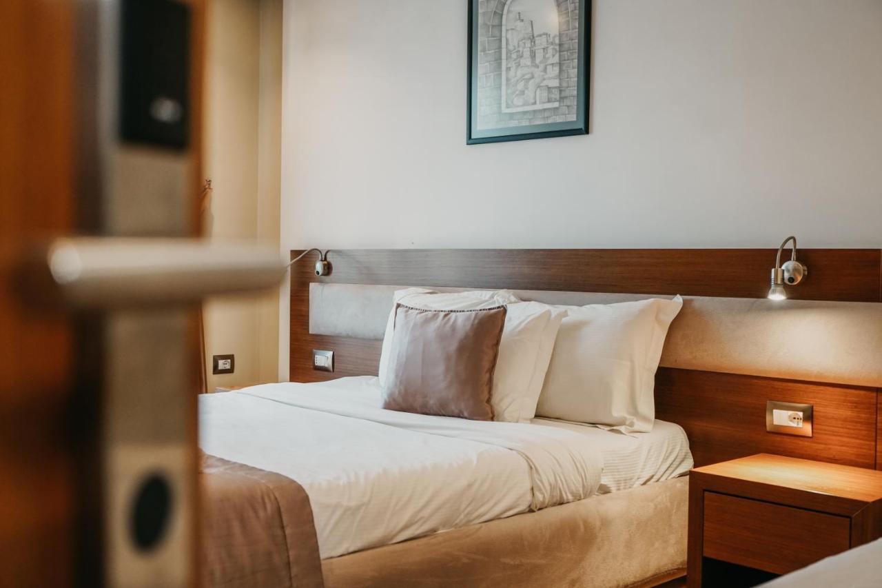 Center Hotel Gjirokaster Ngoại thất bức ảnh