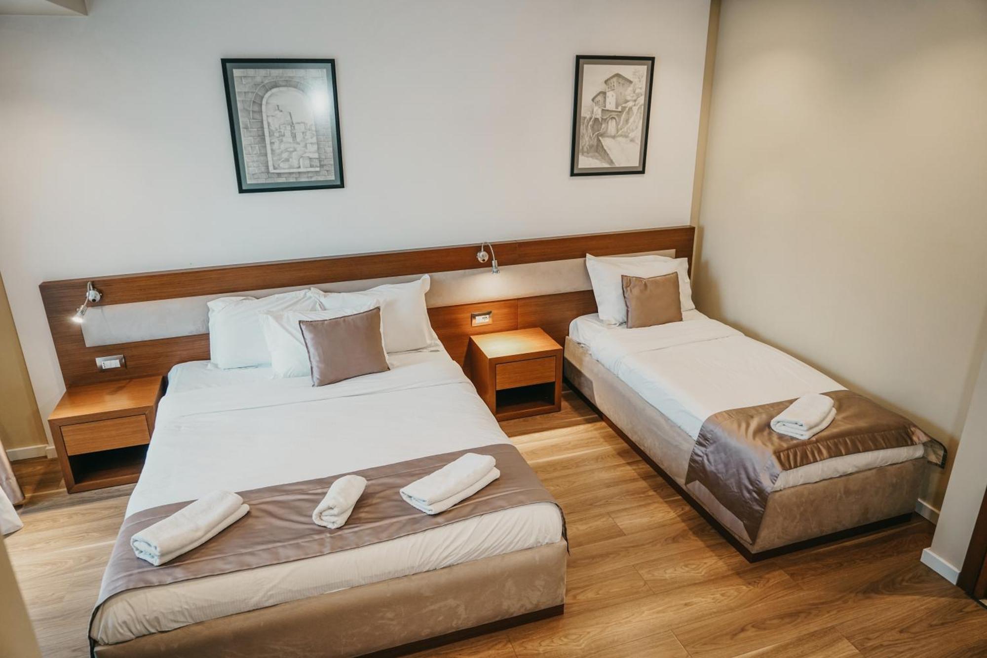 Center Hotel Gjirokaster Ngoại thất bức ảnh