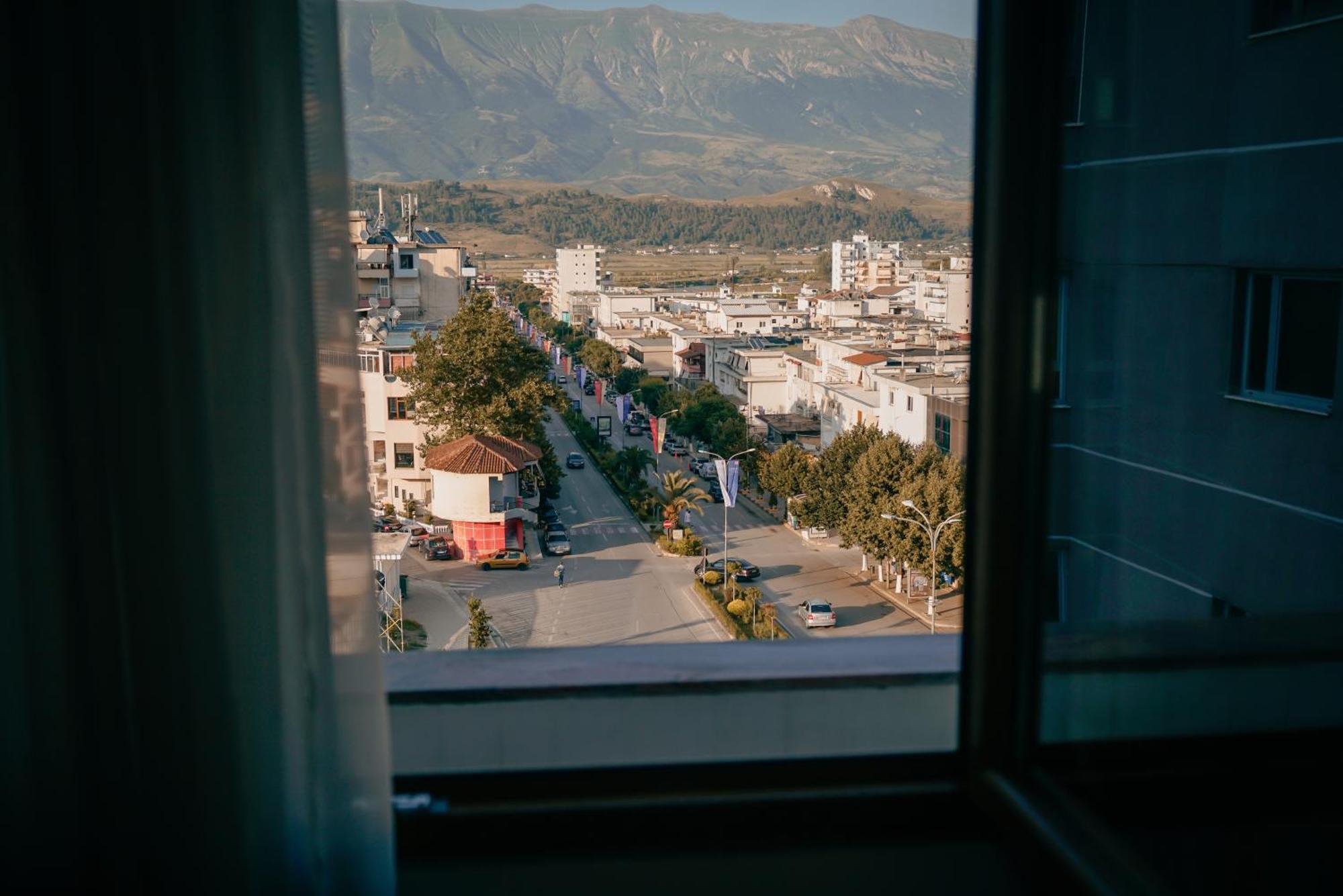 Center Hotel Gjirokaster Ngoại thất bức ảnh